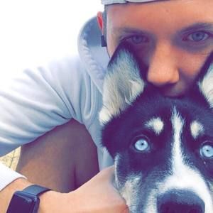 Meet your Posher, Casey